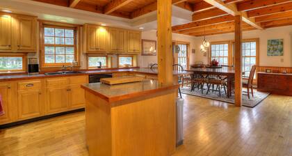 Reef's Rangeley Lodge - great amenities, including hot tub!