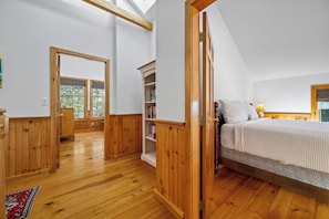 3 soverom, strykejern/-brett, wi-fi og sengetøy