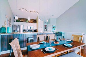 Dining - Free Amenities, Close To The Beach! Spyglass 105! (Destin)