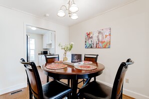 Dining - Paija Palace - Red (Columbia)