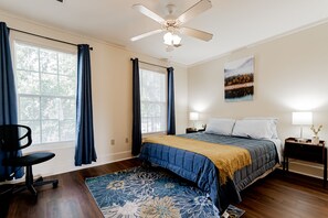 2 bedrooms, in-room safe, iron/ironing board, free WiFi