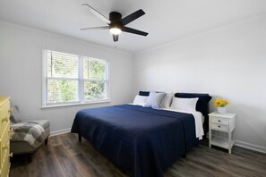 3 slaapkamers, een bureau, een strijkplank/strijkijzer, gratis wifi