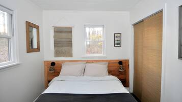 Cabin, 2 Katil Ratu (Queen) (A Humble Abode - A Modern Woodsy Retr) | 2 bilik tidur, busa memori, Wi-fi percuma, cadar katil