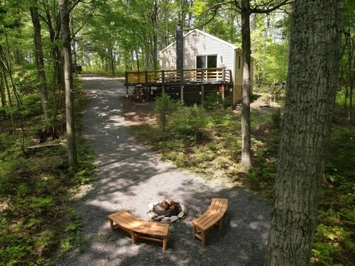 A Humble Abode - A Modern Woodsy Retreat