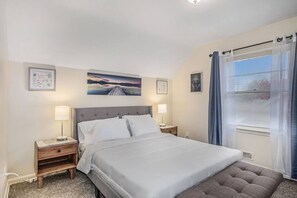 3 bedrooms, desk, iron/ironing board, free WiFi