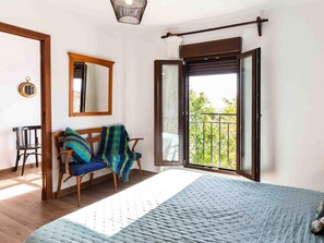 4 chambres, fer et planche à repasser, accès Internet, draps fournis