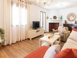 Télévision, cheminée