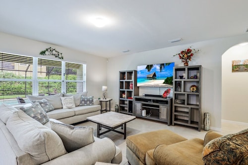 Ideal location for fun & enjoyment with Pool - Villa Tranquil Days - Roelens Vacations