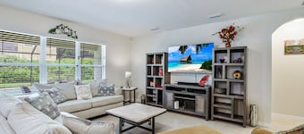 Ideal location for fun & enjoyment with Pool - Villa Tranquil Days - Roelens Vacations