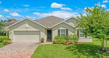 Ideal location for fun & enjoyment with Pool - Villa Tranquil Days - Roelens Vacations