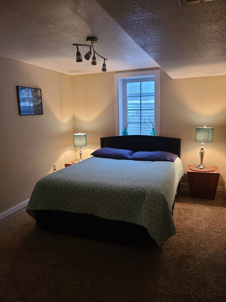 Come stay at Suzie's House! Spacious FamilyFriendly 4Bedroom Home