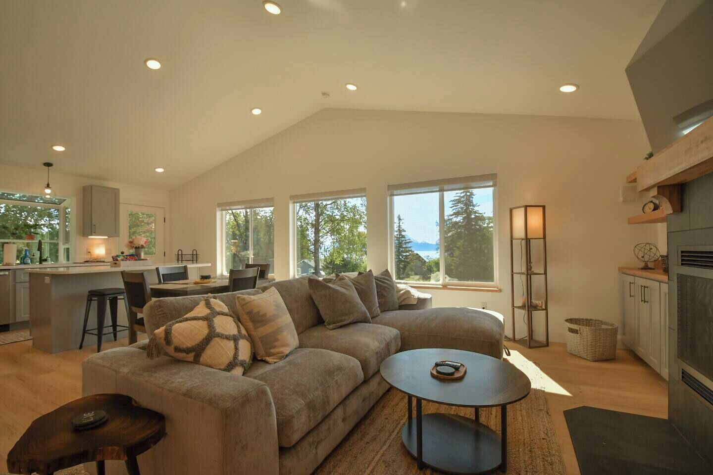 Smart-tv en een open haard