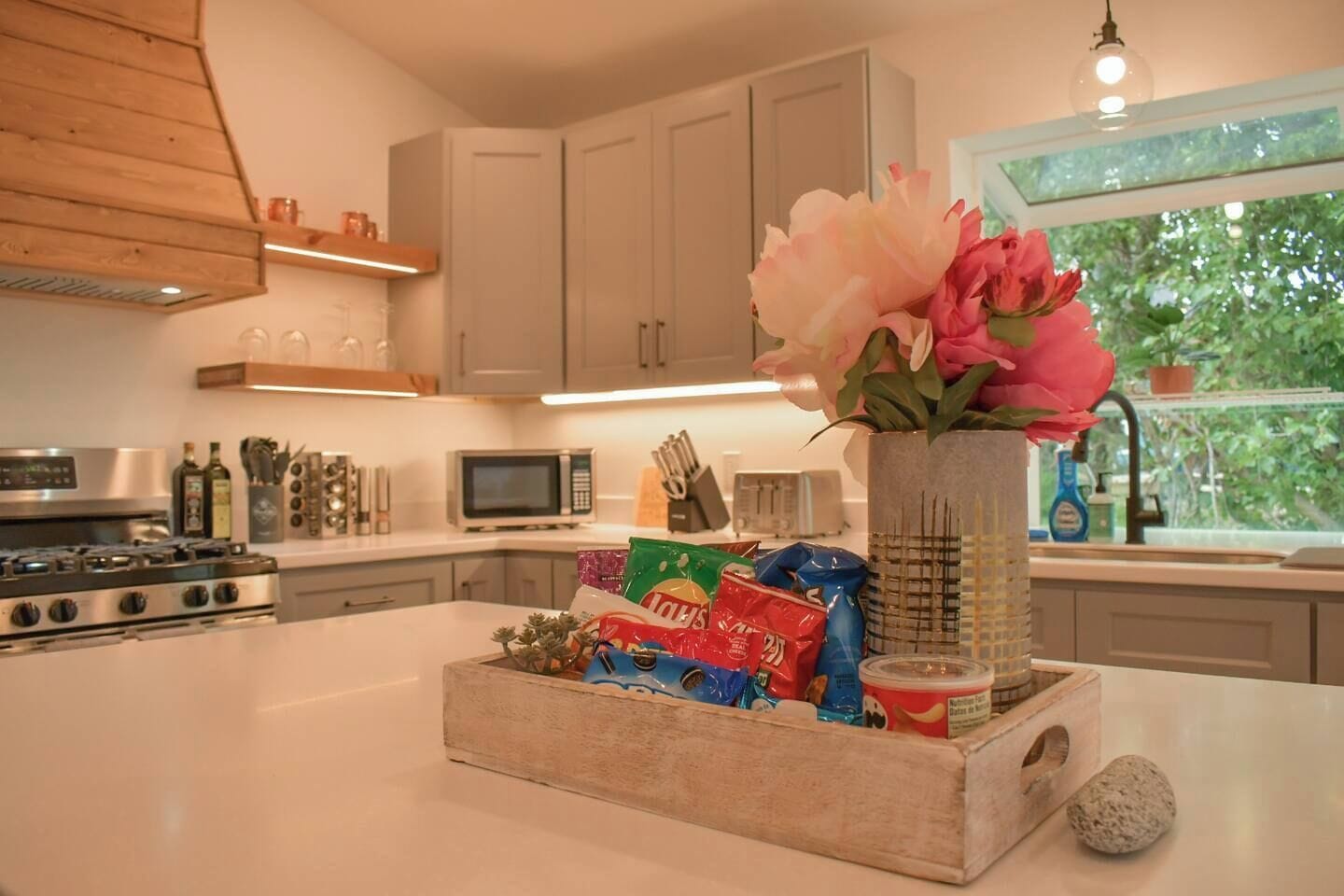 雪櫃、微波爐、焗爐、爐具