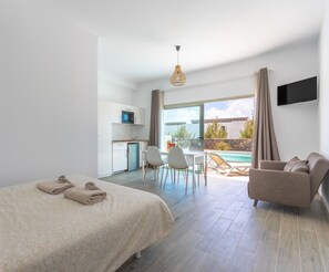 1 chambre, fer et planche Ă repasser, Wi-Fi gratuit, draps fournis