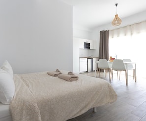 1 chambre, fer et planche Ă repasser, Wi-Fi gratuit, draps fournis