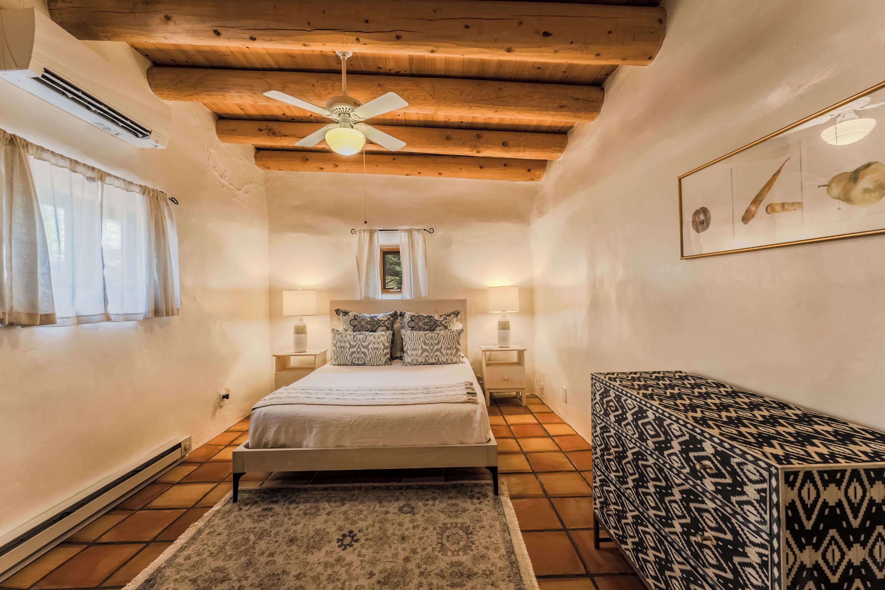 2 quartos, ferros/tábuas de passar roupa, Wi-Fi, roupa de cama