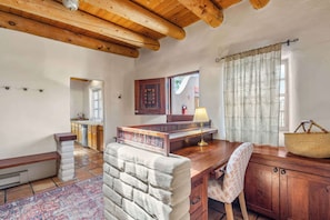 Interior - Amazing Railyard Location, Kiva Fireplace (Santa Fe)