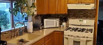 Spacious 3BR/2BA 20 min from Niagara Falls & the Buffalo Bills Stadium