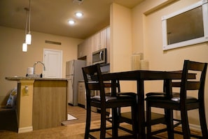 Dining - Lakeside Luxury #1 (Jacksonville)