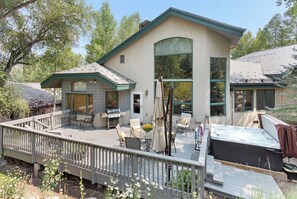 تناول الطعام بالخارج