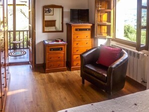 5 slaapkamers, een strijkplank/strijkijzer