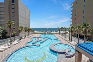 Alberca techada y alberca climatizada