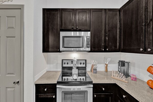 Fridge, microwave, oven, stovetop