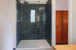 Bathtub, hair dryer - Apartments Florence - Biblioteca apartment with view (Firenze)