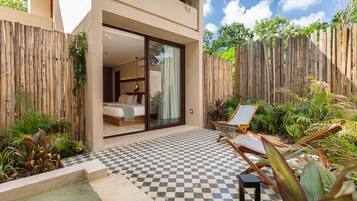 1 bedroom, premium bedding, minibar, in-room safe