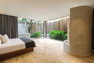 Ropa de cama de alta calidad, minibar y escritorio 