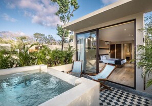 Deluxe with Jacuzzi | Hochwertige Bettwaren, Minibar, Schreibtisch, Bügeleisen/Bügelbrett