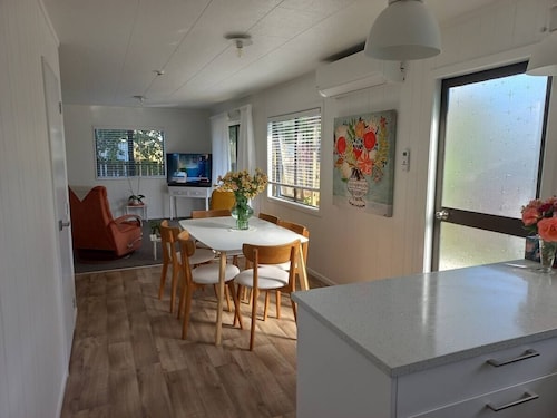 Handy 1 bedroom spot