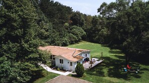 Exterior - Little Blue Cottage - wooded getaway, near beaches and towns (Benton Harbor)