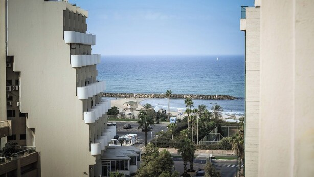 Beach/ocean view - Charming 1BR Apt with Sea Breeze & Stunning Views (Herzliya)