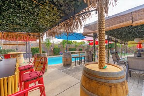 Family House | Frette Italian sheets, premium bedding, down comforters, pillowtop beds - Tropical Paradise  (Fresno)