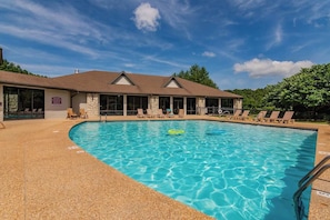 Pool - Private Home in StoneBridge Resort -  Two Master Suites, Full Kitchen, Screened Porch, Grill (Branson West)