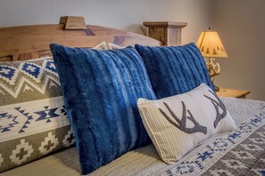 2 chambres, fer et planche à repasser, accès au Wi-Fi (inclus)