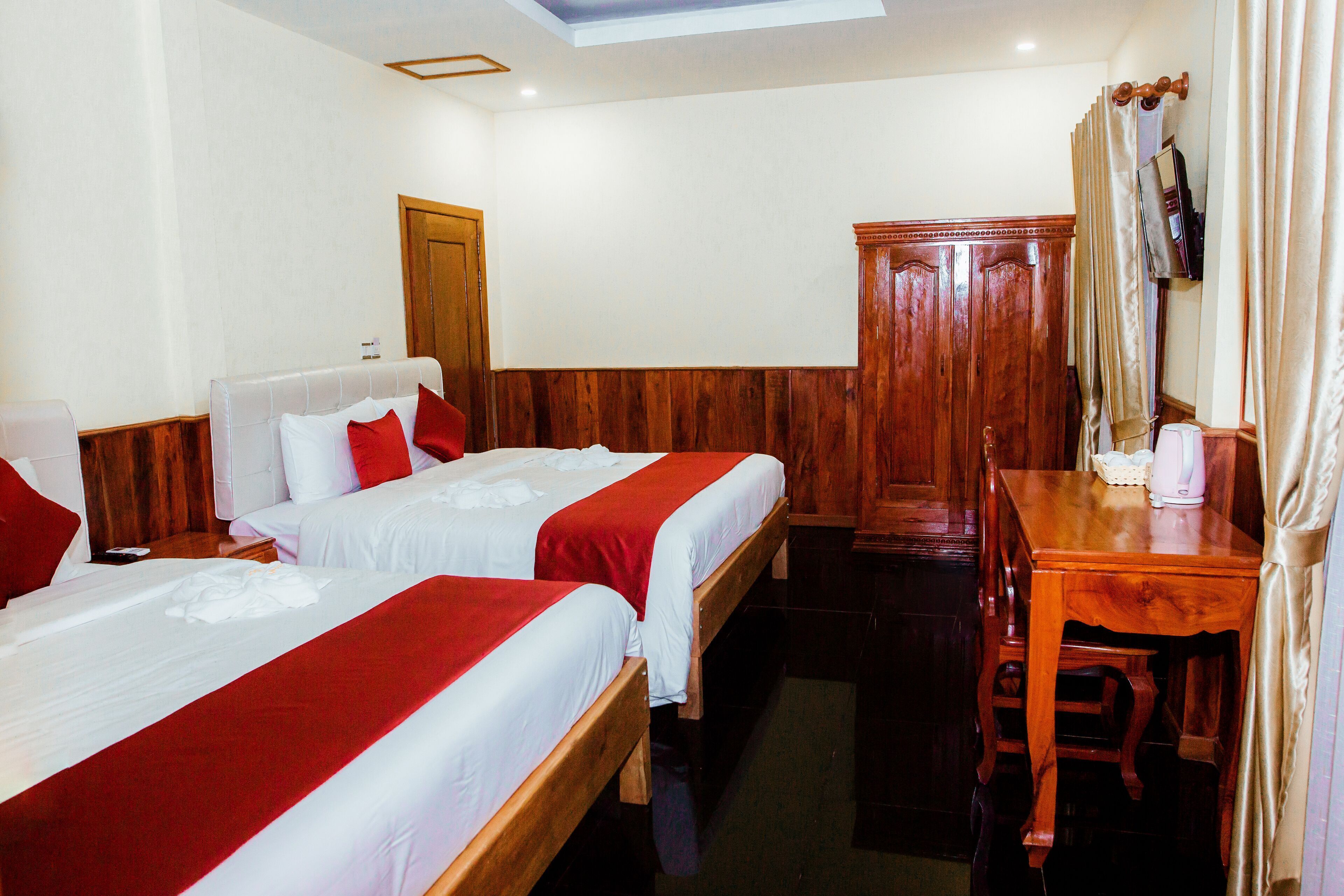 Premium bedding, desk, free WiFi, bed sheets