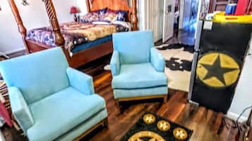 7 habitaciones, caja de seguridad en la habitación y escritorio