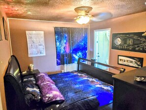 5 bedrooms, in-room safe, desk, iron/ironing board