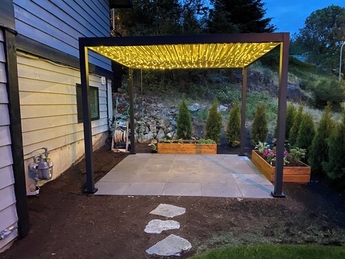 Spacious self contained one bedroom suite near departure bay beach