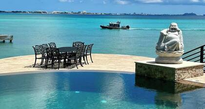 Seven Mile View#2 - 2 BR Oceanfront Condo & Pool