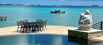 Seven Mile View#2 - 2 BR Oceanfront Condo & Pool