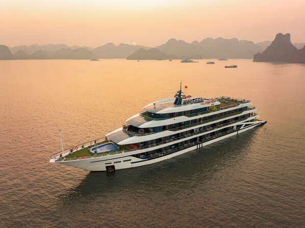 Front of property - M'Gloria Cruise (Ha Long)