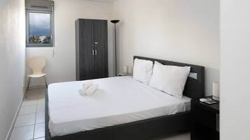 2 slaapkamers, een strijkplank/strijkijzer, gratis wifi, beddengoed