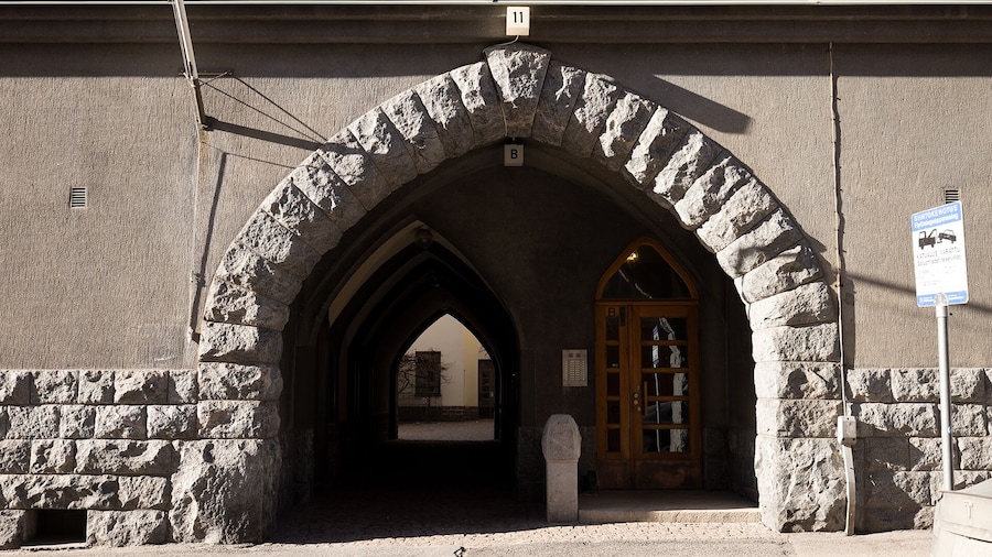2ndhomes Gorgeous Courtyard Home w Sauna