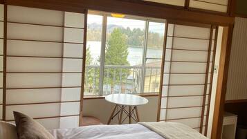 Premium bedding, down comforters, pillowtop beds, in-room safe