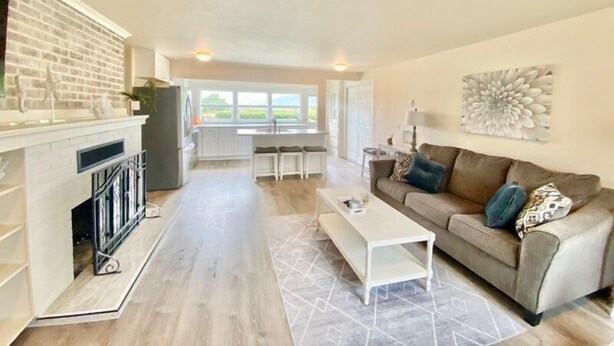 Interior - Coastal Happiness (Waldport)