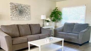 House, Multiple Beds (Coastal Happiness) | Interior