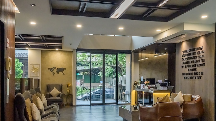 Le Bis Hotel